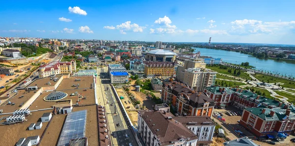 KAZAN, RUSSIA - JUNE 10, 2016: Kazan city scape, Tatarstan Republic, Russia. Shot taken from the rooftop of Kazan city. — Stock Photo, Image