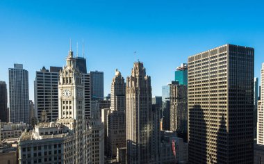 Chicago manzarası. Alacakaranlıkta Chicago şehir manzarası.