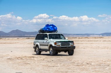 Salar de Uyuni Bolivya araba ile