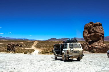 Salar de Uyuni Bolivya araba ile