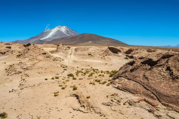 Tunupa volkan uyuni, Bolivya yakınındaki krater görünümünü — Stok fotoğraf