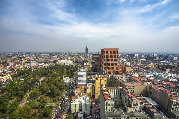 Πανοραμική θέα του ιστορικού κτιρίου στην πόλη του Μεξικού — Φωτογραφία Αρχείου