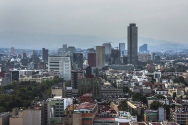 Manzarası Mexico City'de, günbatımı zaman Reforma havadan görünümü