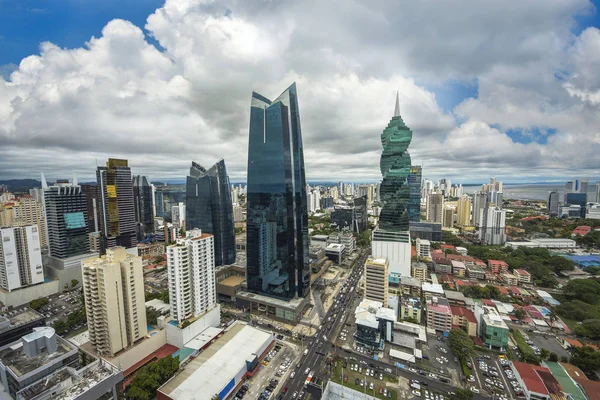 Panama city skyline - modern şehir manzarası - gökdelen Binası panorama - — Stok fotoğraf