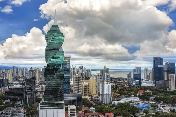 Panama city skyline - modern város skyline - felhőkarcoló építési panoráma - — Stock Fotó