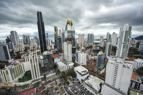 Хмарочоси центр міста Панама-Сіті, Панама — стокове фото