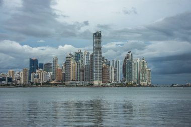 Panama City siluetinin panoramik görünüm
