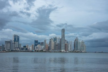 Panama City siluetinin panoramik görünüm