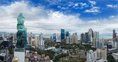 Panama City siluetinin panoramik görünüm