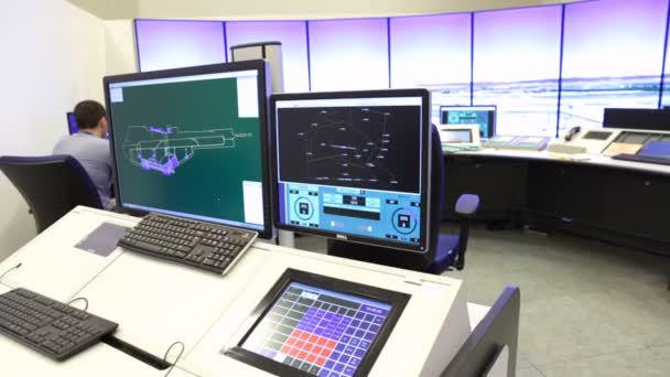 空中交通服务管理局控制器桌子 — 图库视频影像