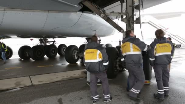 Lufthansa samolot Airbus A380 pracowników opony — Wideo stockowe