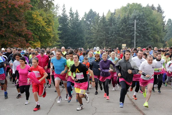 Correr conciencia del cáncer de mama —  Fotos de Stock