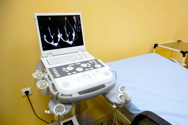 Ultrasonography (ultrasound) machine in hospital — Stock Photo, Image
