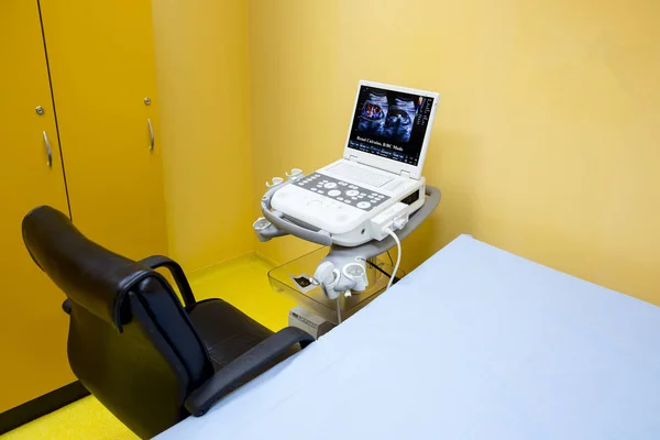 Ultrasonography (ultrasound) machine in hospital — Stock Photo, Image