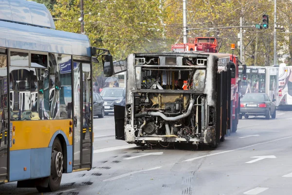 Spalony ruchu publicznego autobusu — Zdjęcie stockowe