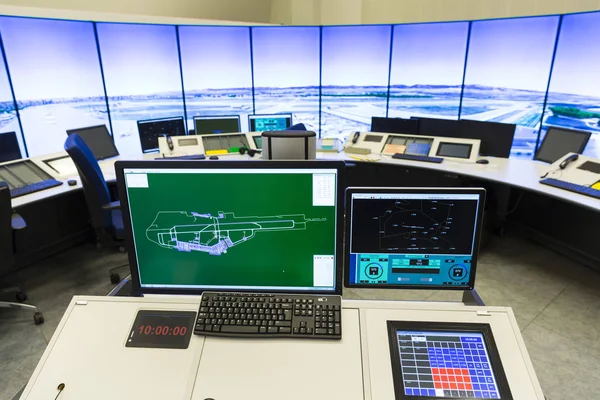 Monitores de controlo do tráfego aéreo — Fotografia de Stock