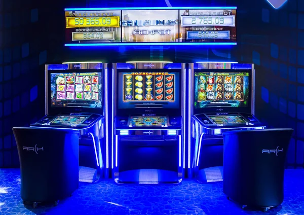 Gaming slot machines in a casino — Stock Photo, Image