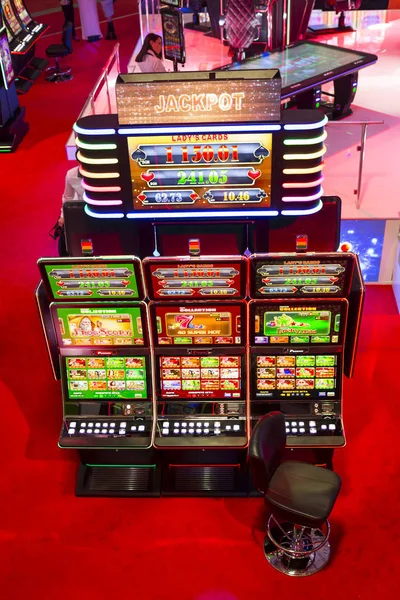 Bir casino slot makinesi — Stok fotoğraf