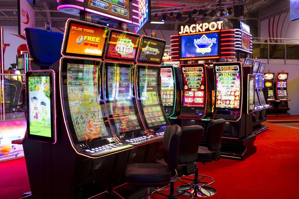 Slot machines in a casino — Stock Photo, Image