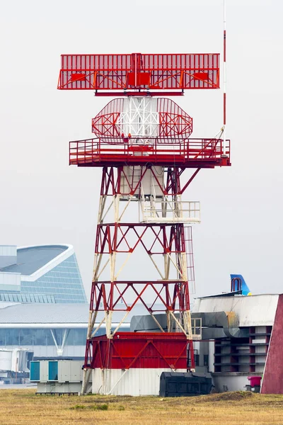 Airport radar communication tower horizontal — Stock Photo, Image