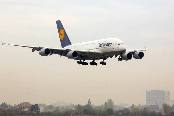 Airbus A380-flygplan som landar — Stockfoto