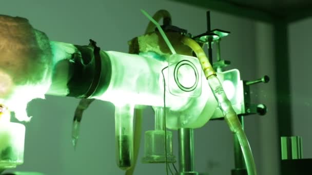 LASER verde industrial poderoso para a pesquisa — Vídeo de Stock