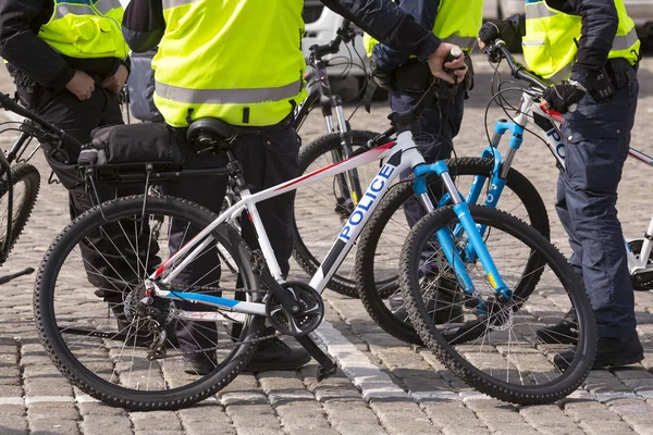 Politie op fietsen — Stockfoto