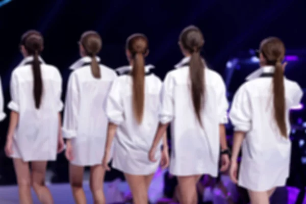 Sofía Fashion Week modelos femeninos espalda — Foto de Stock