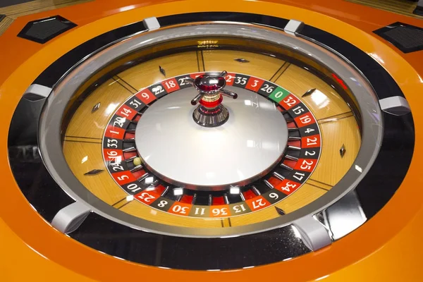 Roulettetafel in casino houten — Stockfoto