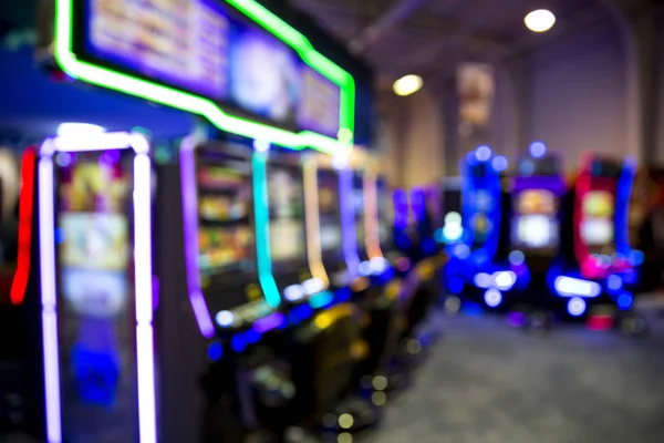 Bulanık Slot makineleri bir casino — Stok fotoğraf