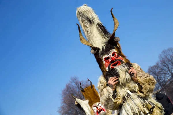 Maskeli balo oyunları Surva Festivali — Stok fotoğraf
