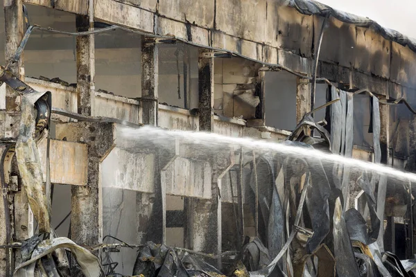 Grande desastre de incêndio em um armazém — Fotografia de Stock