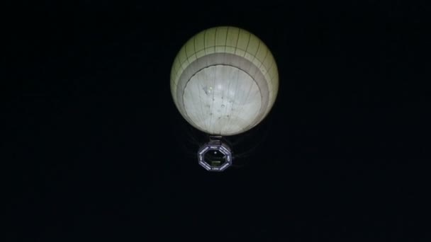 Resor ballong på natten — Stockvideo