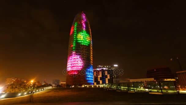 Torre Agbar en Barcelona — Vídeo de stock