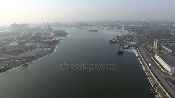 Latające nad port Kaliningradu — Wideo stockowe