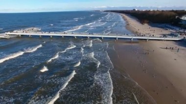 Plajda iskele havadan görünümü