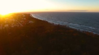 Şehrin üzerinde gün batımı