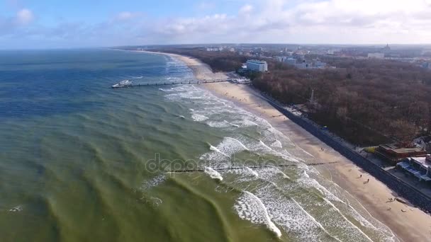 A costa do mar Báltico no inverno — Vídeo de Stock
