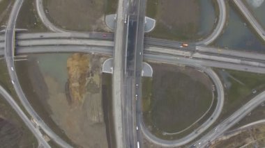 Yukarıdan yol kavşağı