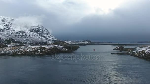 The fishing boat in Lofoten islands — Stock Video