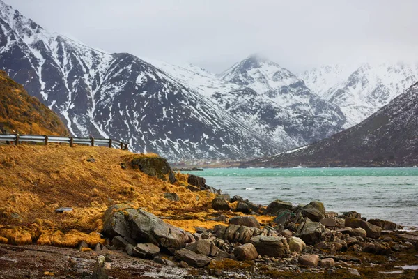 Tiempo nublado en Lofoten — Foto de Stock