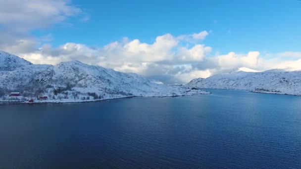 雪に覆われた海岸のロフォーテン諸島 — ストック動画