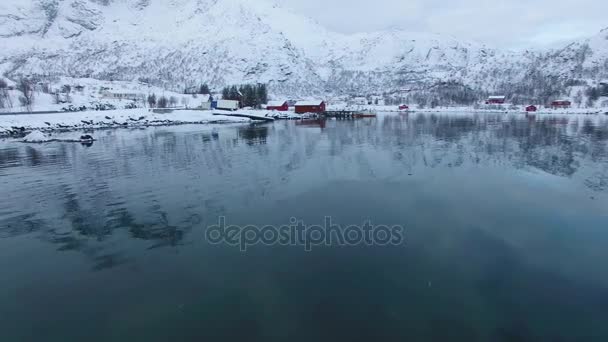 Pueblo pesquero en Lofoten — Vídeo de stock