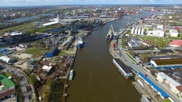 Tvålagers bron, Kaliningrad port — Stockvideo