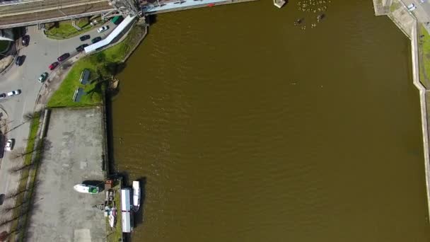 Puente de dos niveles, puerto de Kaliningrado — Vídeo de stock