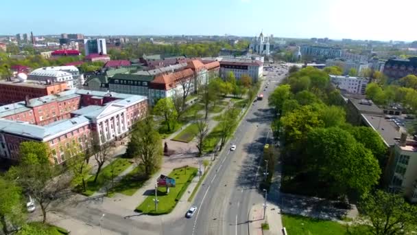 Улица Калининграда, вид с воздуха — стоковое видео