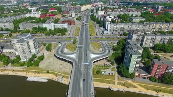 Перекресток в городе, вид сверху — стоковое видео