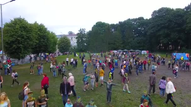 Holi festival in Kaliningrad — Stockvideo