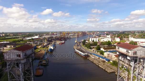 Puente de dos niveles en Kaliningrado — Vídeos de Stock