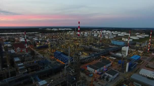 Planta de refinaria de petróleo petroquímico, vista superior — Vídeo de Stock